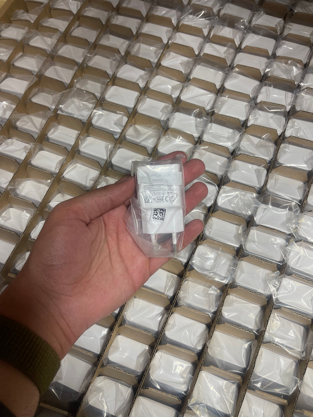 کلگی شارژ سامسونگ| s10 | مشکی و سفید | کیفیت بشدت بالا | تضمین اصلی | ۵ وات