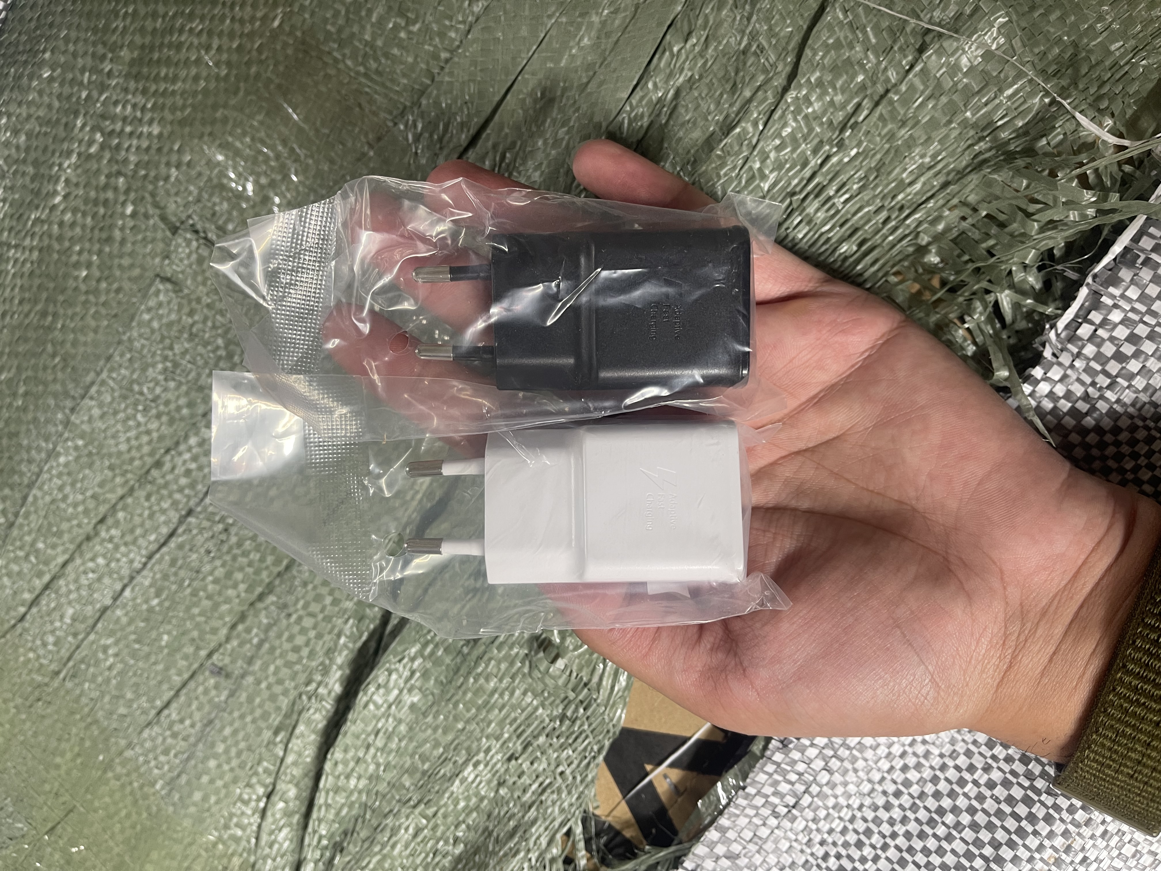 کلگی شارژ سامسونگ s10 اورجینال 5w مشکی سفید