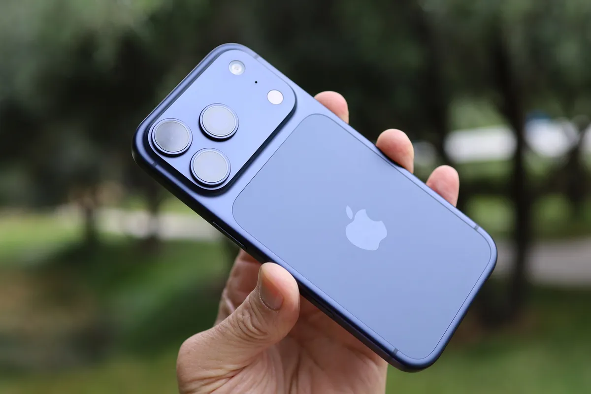 گوشی موبایل ایفون طرح اپل iphone 18 pro max | حافظه ۲۵۶ رم 12 گیگابایت | رنگبندی ،مشکی  ، ابی ، زرشکی