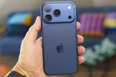 گوشی ایفون طرح اپل iphone ۱۸ pro max | حافظه ۲۵۶ رام ۱۲ گیگابایت رجیستر شده بهمراه کد فعال سازی رنگبندی قابل انتخاب مشکی / زرشکی قرمز٫ ابی